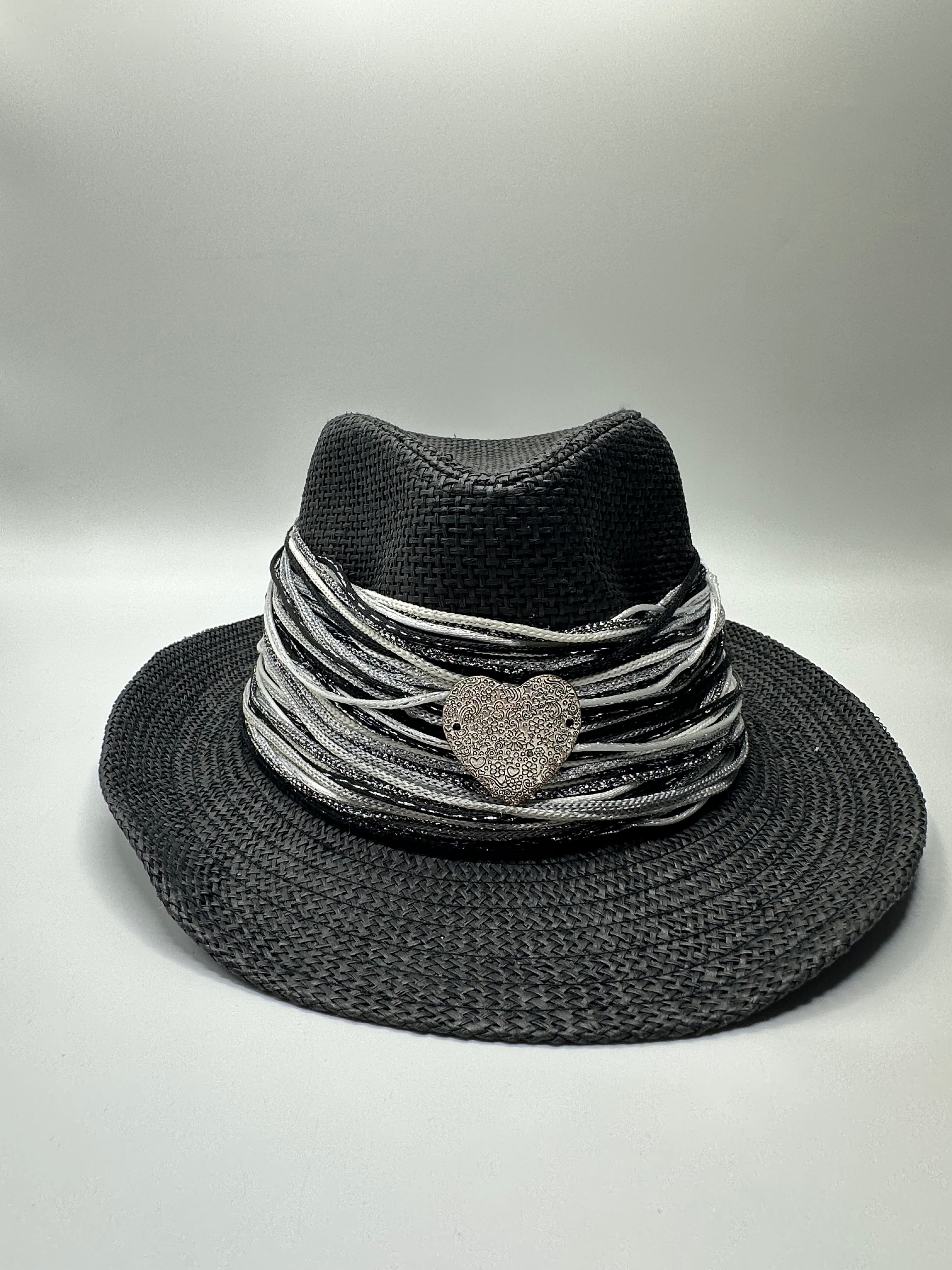 Knots by nada Black Threaded Hat