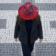 By Carmenzo wild berry hat