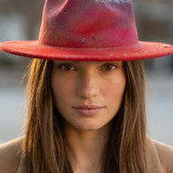 By Carmenzo wild berry hat