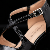 KOAN Onde Piane Black Gloss Cross-Strap Pump