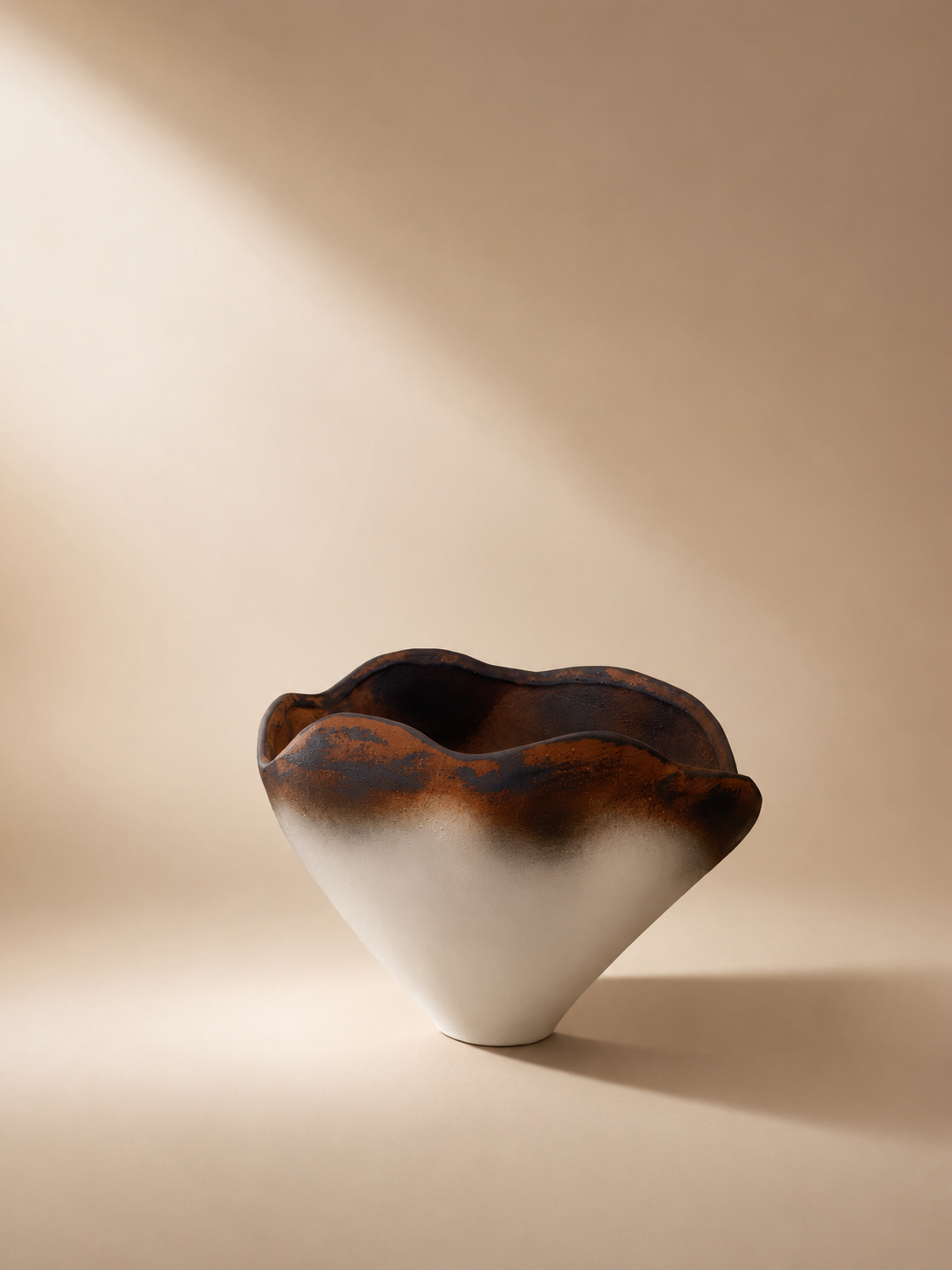 Tati deco Vase white brown metal